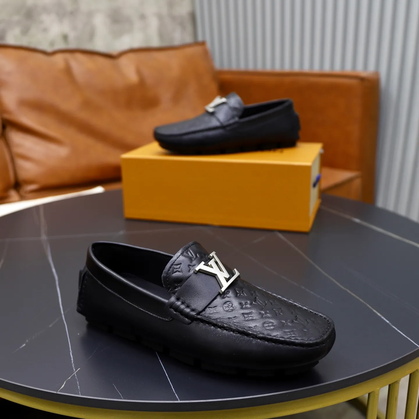 Ex-factory price: 480💰【LV】Louis Vuitton ⚠️High-end men’s driving and pedal series ⚠️38-44 (customized for 45) ⚠️All original cowhide leather! Thick and soft! Made entirely of calfskin lining! Rubber sheet anti-slip beanie sole! Three-dimensional package technology! Fashionable and classic! Handicrafts! Original high quality! Feel free to compare!